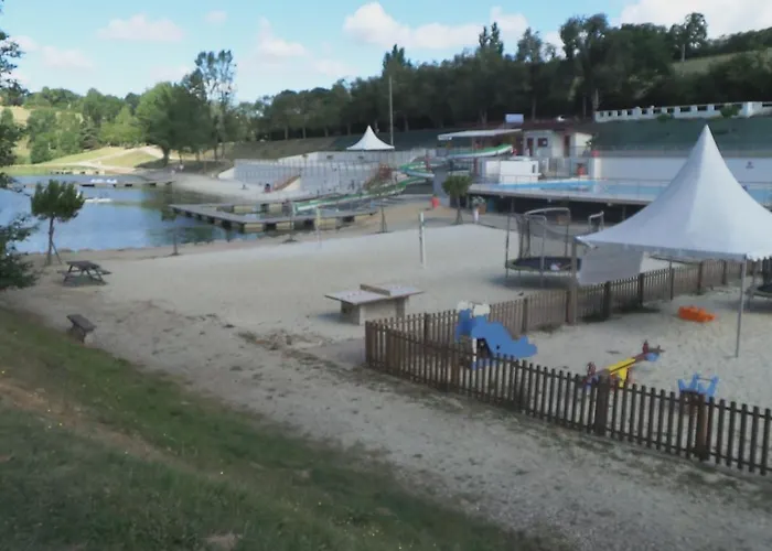 Les Hameaux Des Lacs 2 * مونكلار دو كيارْسي