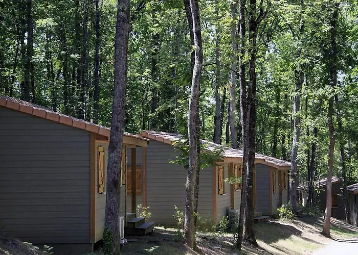 بيت للعطل Les Hameaux Des Lacs 2 *