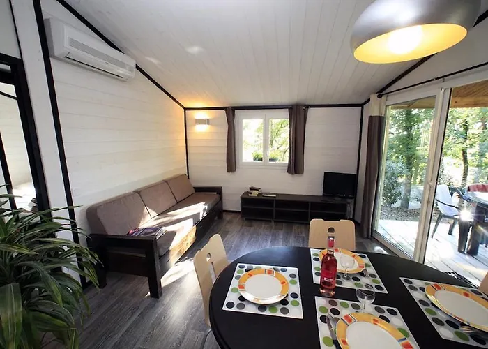 Les Hameaux Des Lacs 2 مونكلار دو كيارْسي